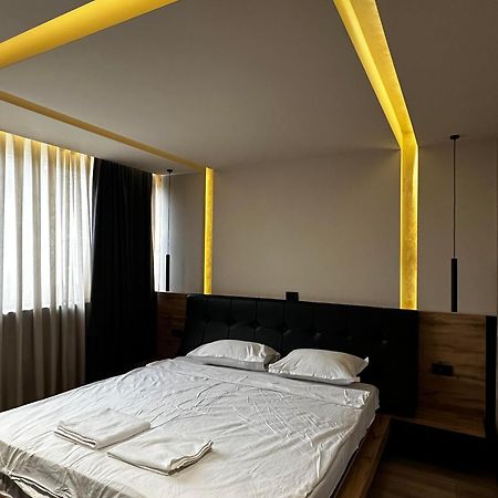 Zet Apartments - Bedroom & Bathroom Приштина Экстерьер фото