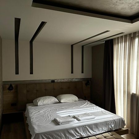 Zet Apartments - Bedroom & Bathroom Приштина Экстерьер фото