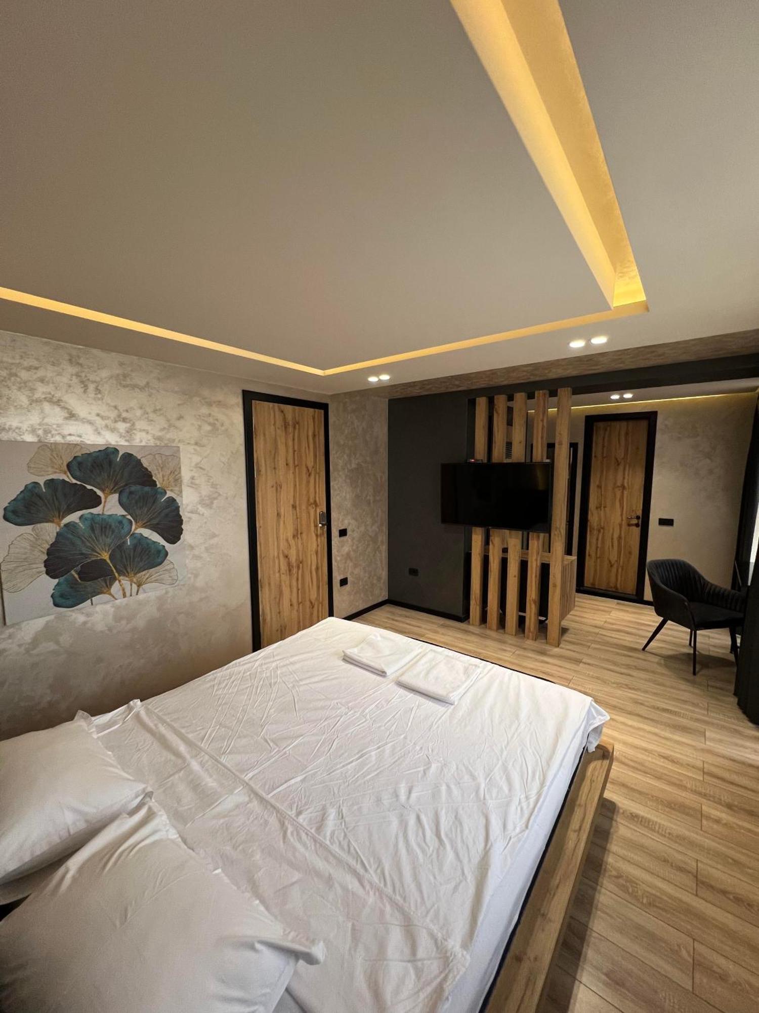 Zet Apartments - Bedroom & Bathroom Приштина Экстерьер фото