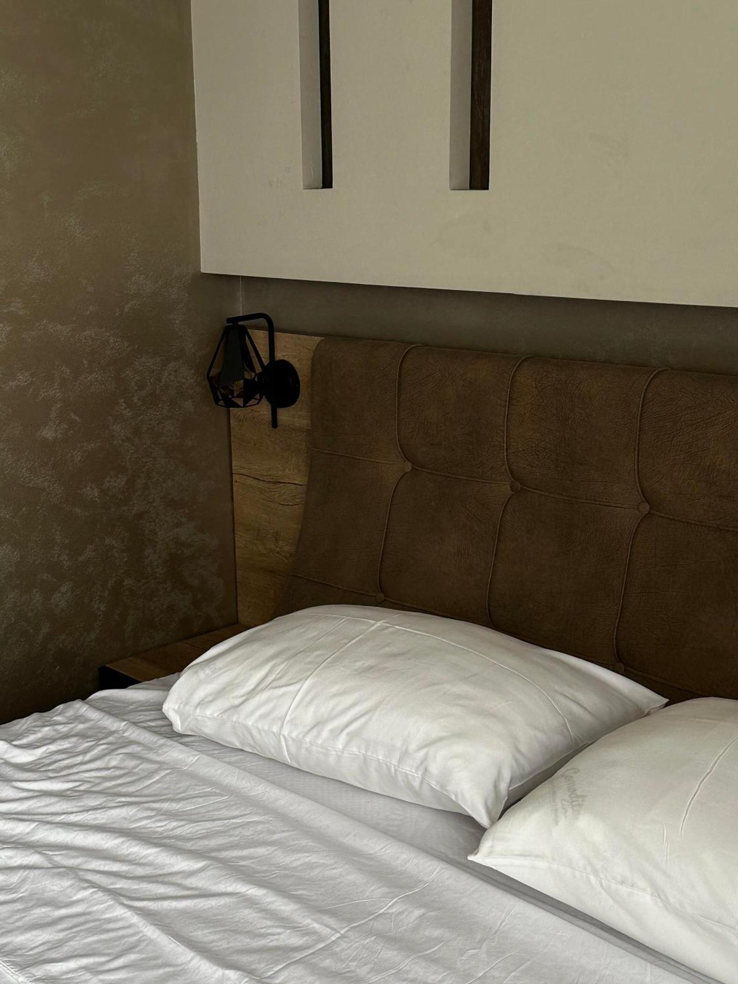 Zet Apartments - Bedroom & Bathroom Приштина Экстерьер фото