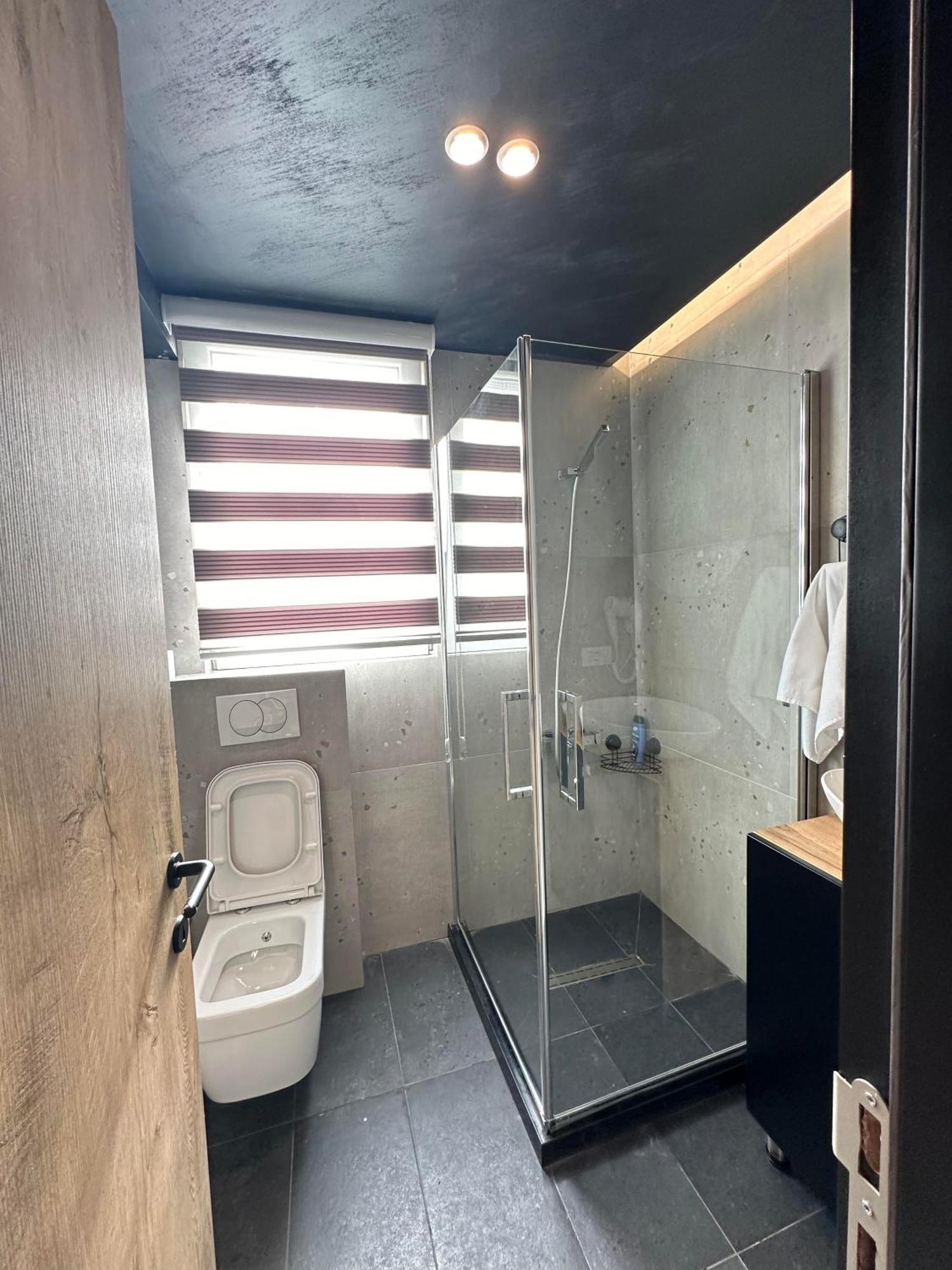 Zet Apartments - Bedroom & Bathroom Приштина Экстерьер фото
